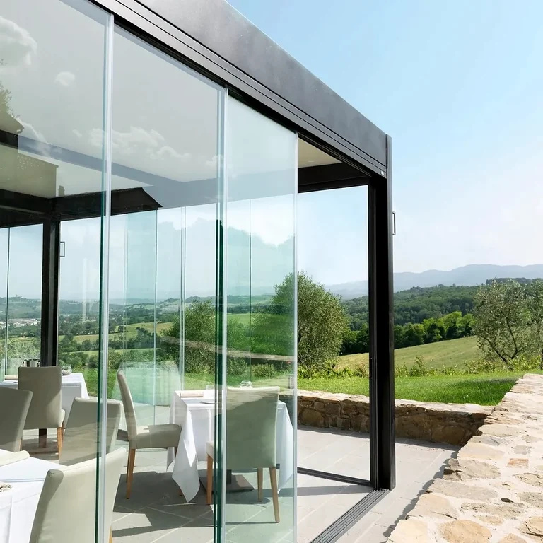 Veranda vetrata vista collina